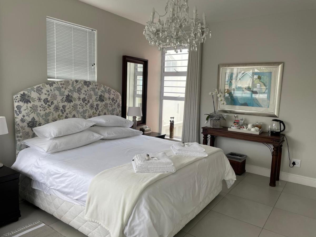 Vermont Hermanus - Views, Sunny, Right On The Sea ภายนอก รูปภาพ